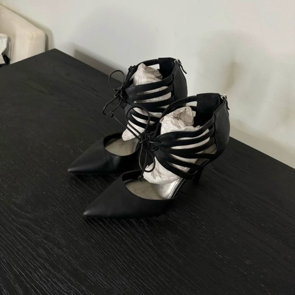 BCBGeneration Delphina Heels - Black Lace-Up Pointed Toe Pumps, Size 9 - Picture 5 of 7